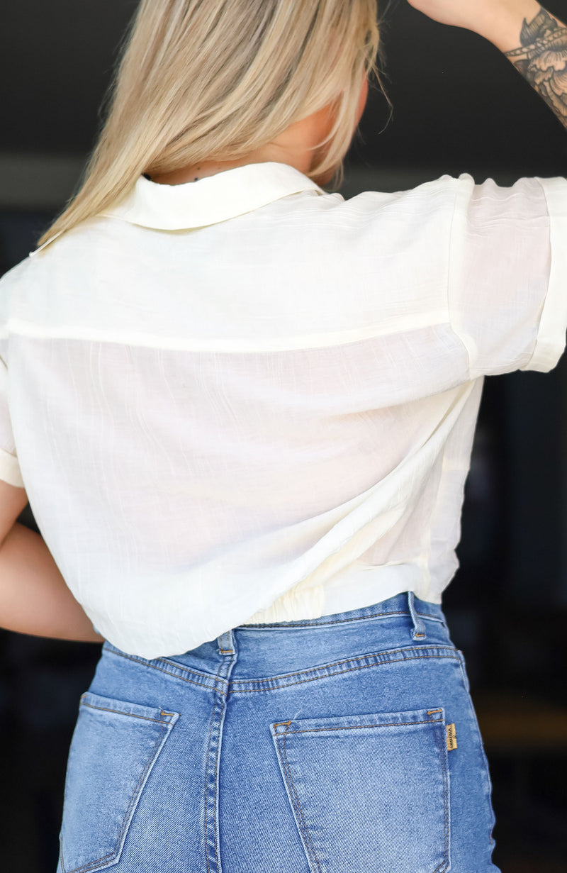 Cropped Twist Front Collared Top